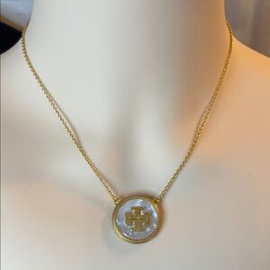 Tory Burch NWT Mother Of Pearl GoldTone Necklace 18-20”